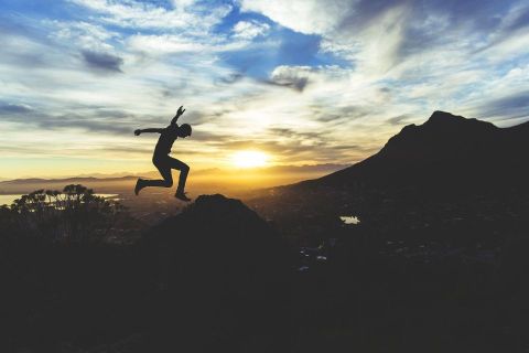 Soñar que caes al vacío ¿ Qué significa ?